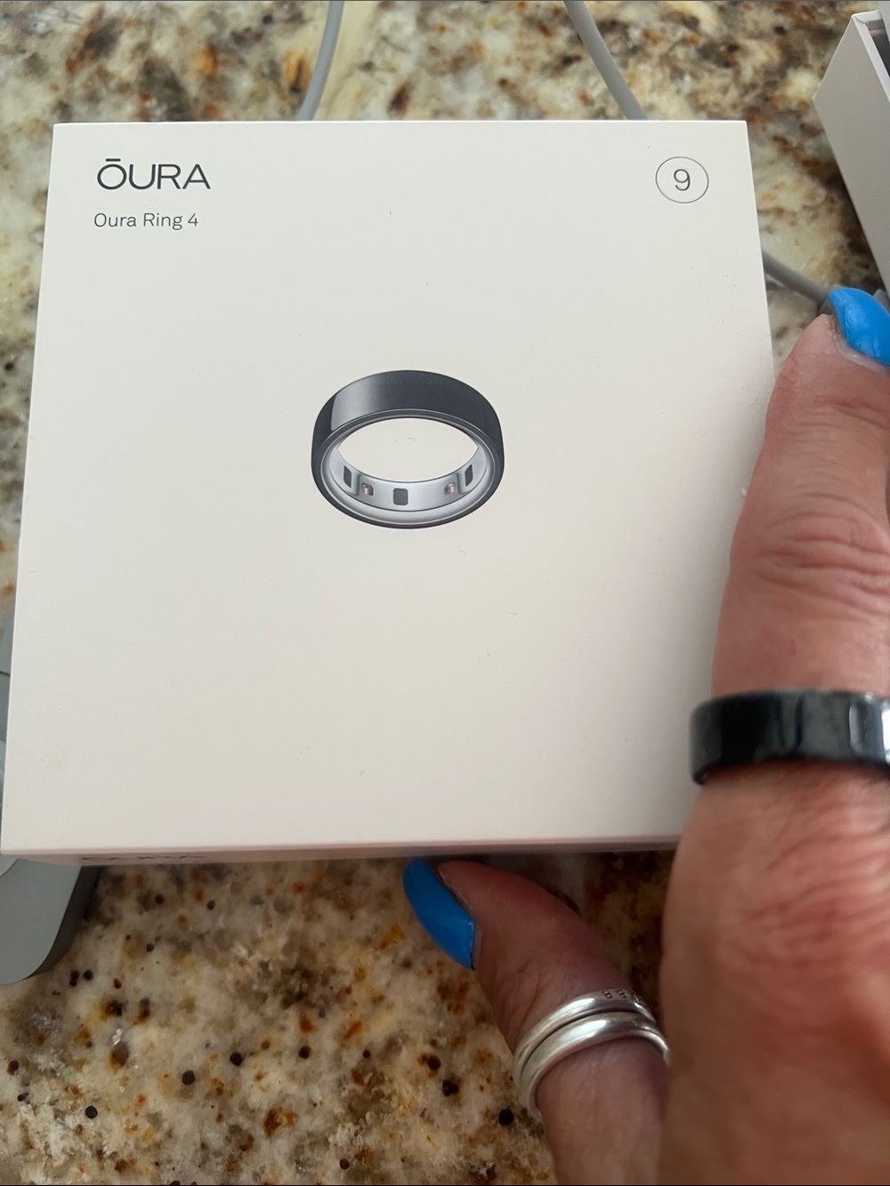 Oura Ring 4 Smart Ring — Black with box, directions, charger